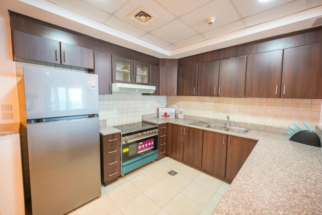 Experience Iconic Burj Khalifa Views From Apartment Dubai